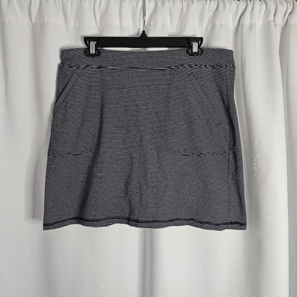 Talbots Pants - Talbots hello Saturday Navy White Striped Pull On Skort Large Cotton